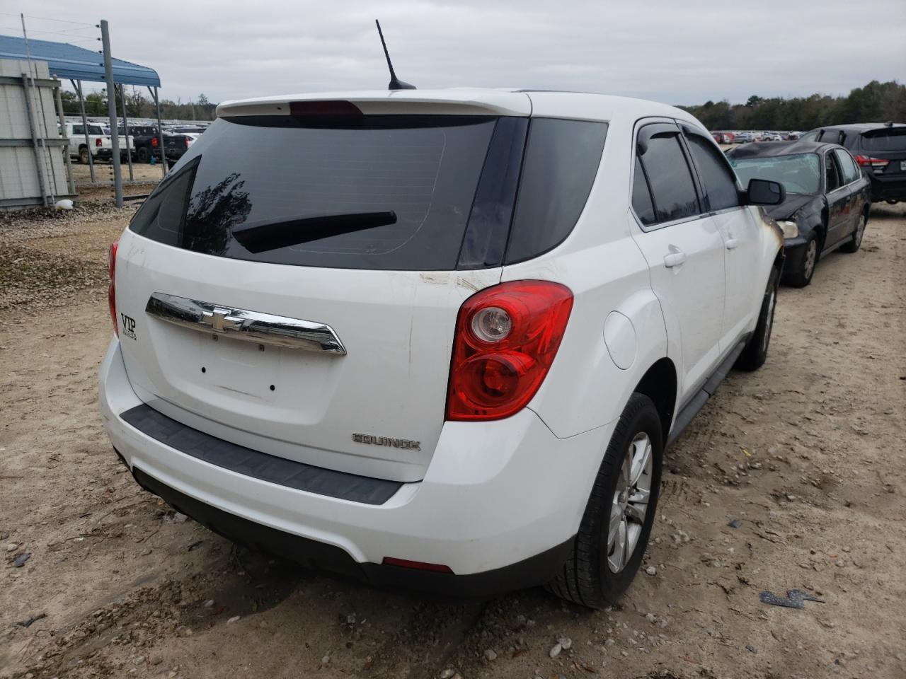 2013 CHEVROLET EQUINOX LS - 2GNALBEK2D1120465 — photo 4