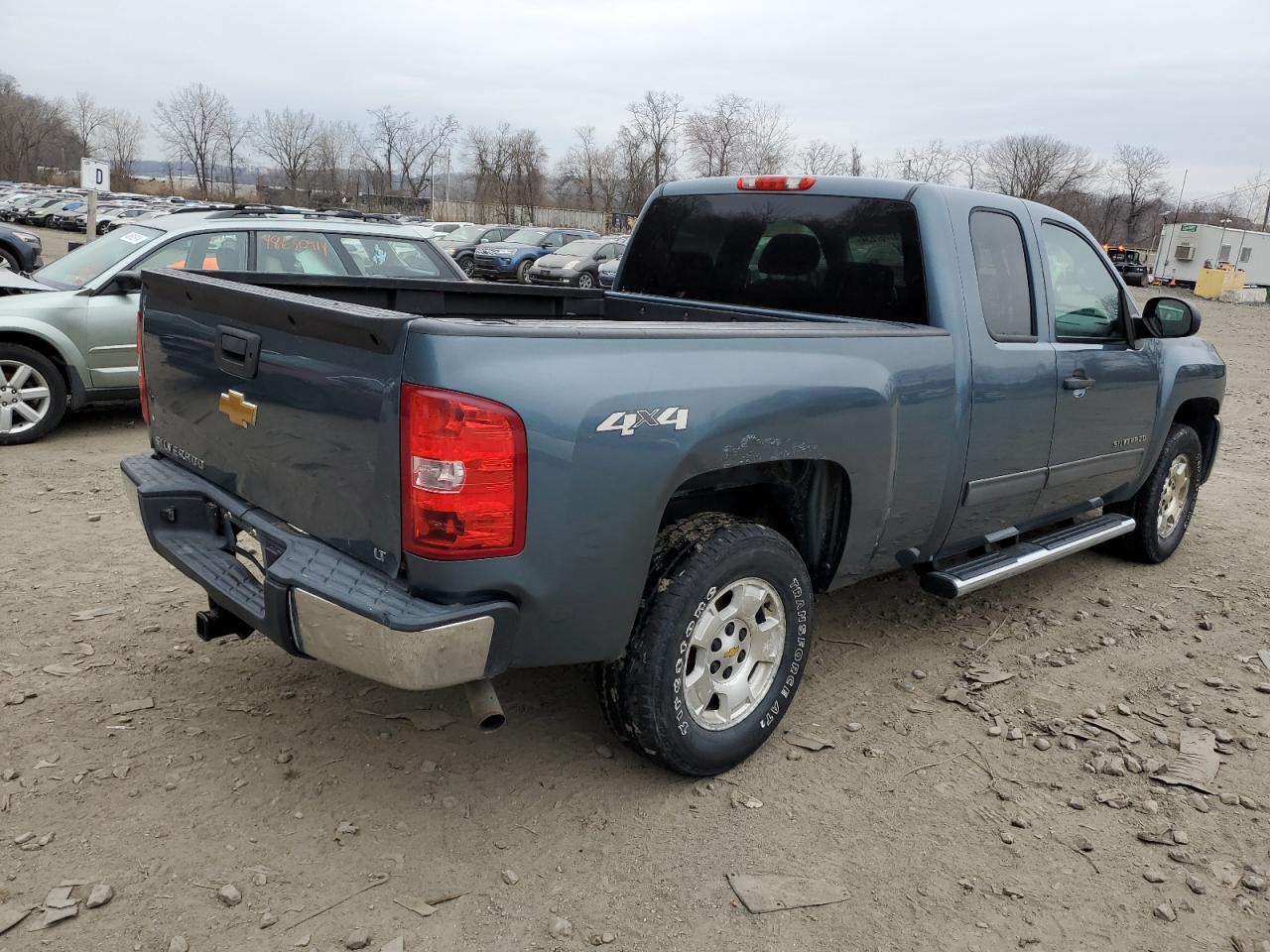 2013 CHEVROLET SILVERADO - 1GCRKSE73DZ301785 — photo 3