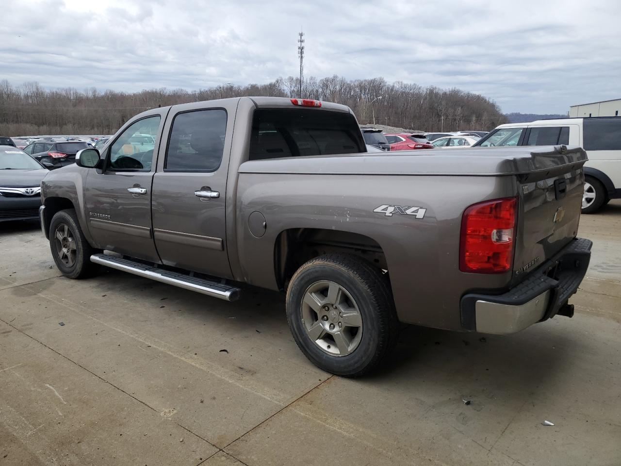 2013 CHEVROLET SILVERADO - 3GCPKSE75DG217782 — photo 2
