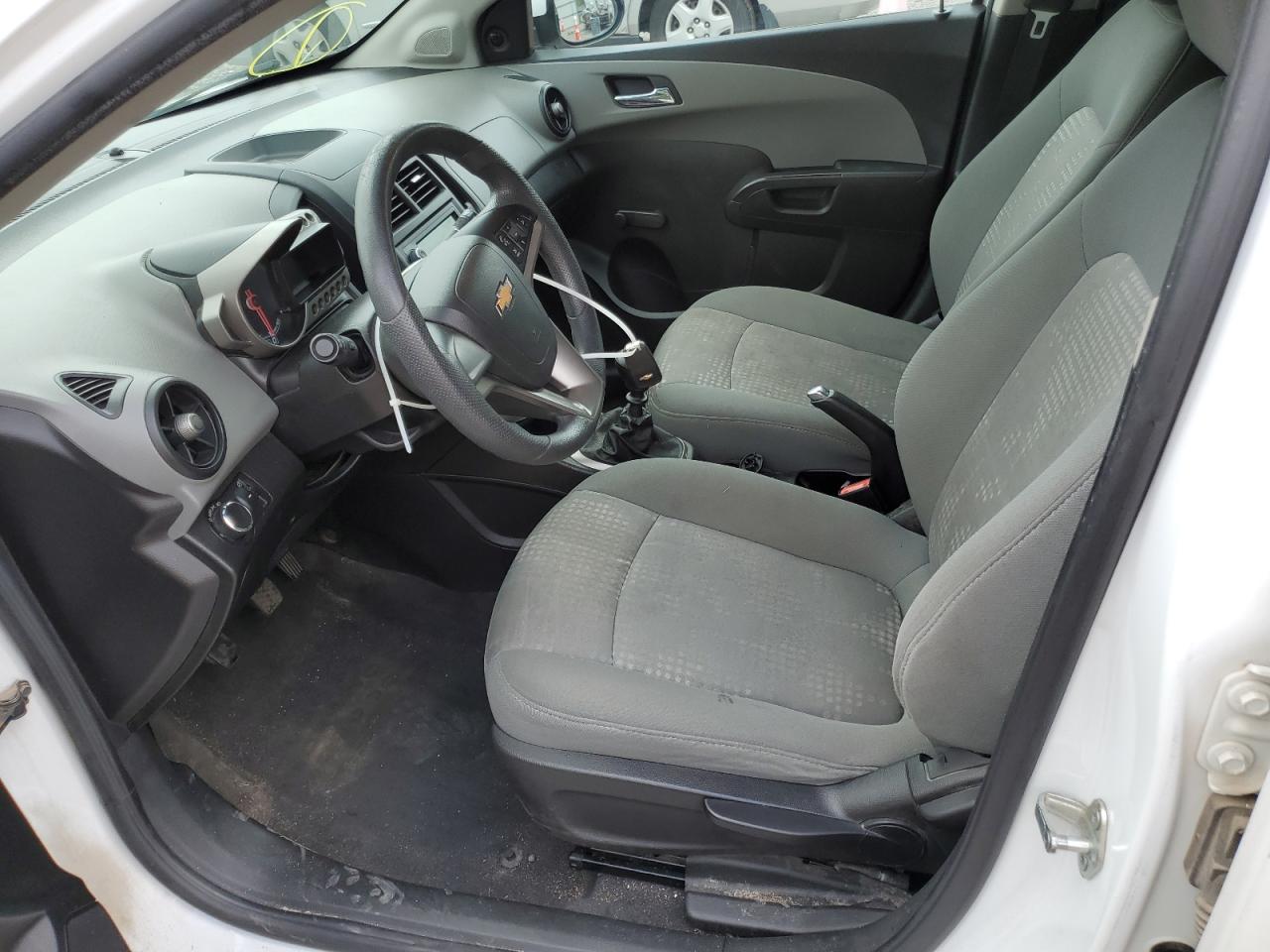 2013 CHEVROLET SONIC LS - 1G1JB6SH3D4258136 — photo 6