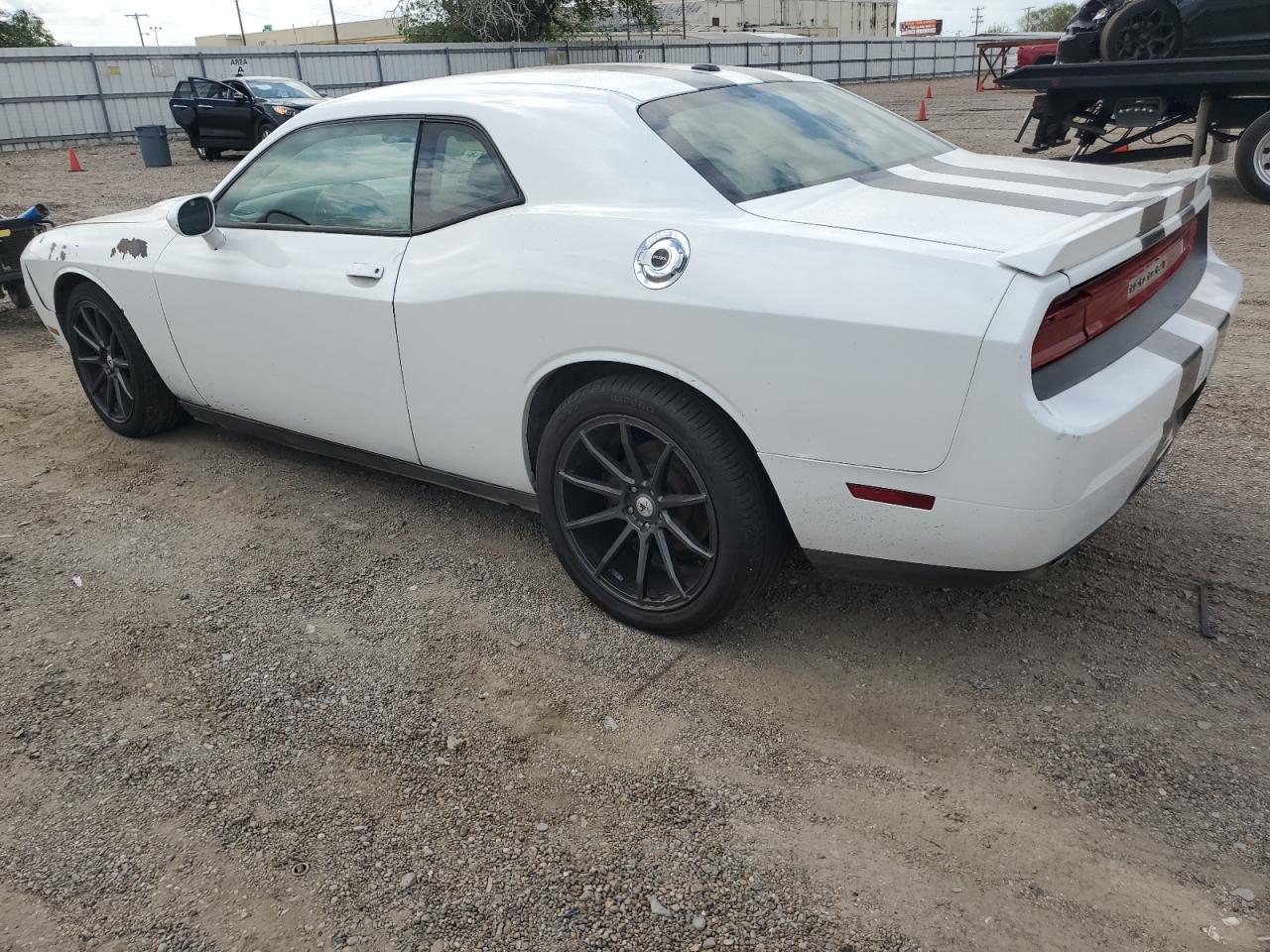 2013 DODGE CHALLENGER - 2C3CDYAG4DH615474 — photo 2