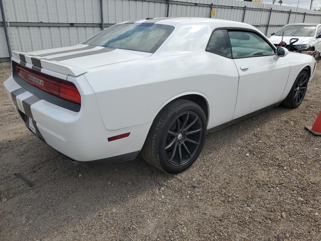 2013 DODGE CHALLENGER - 2C3CDYAG4DH615474 — photo 3