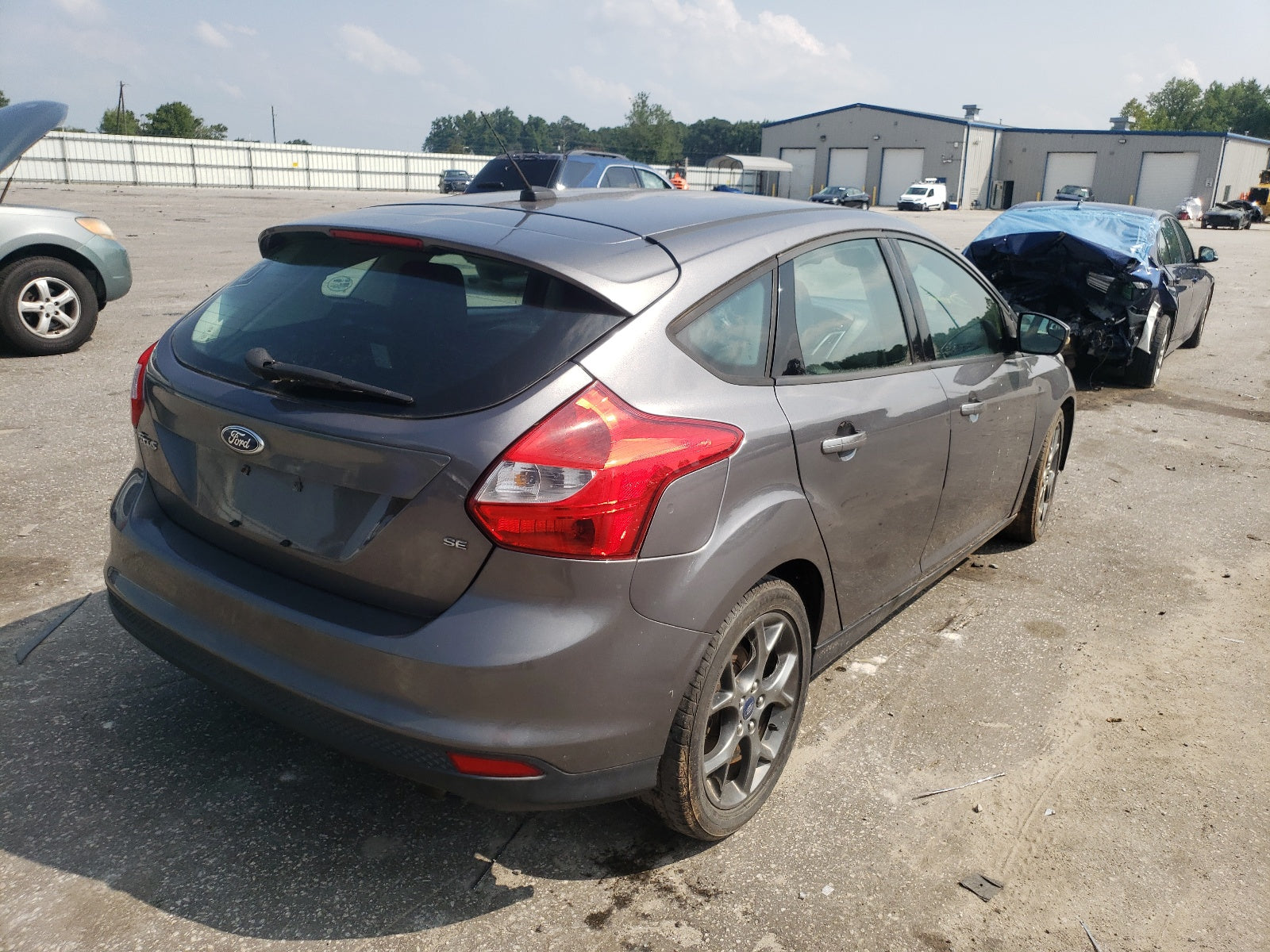 2013 FORD FOCUS SE - 1FADP3K27DL339958 — photo 4