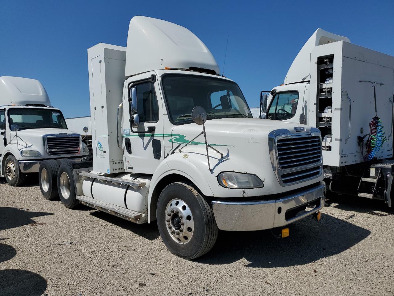 2013 FREIGHTLINER M2 112 MED - 1FUJC5DXXDHFD6999 — photo 1
