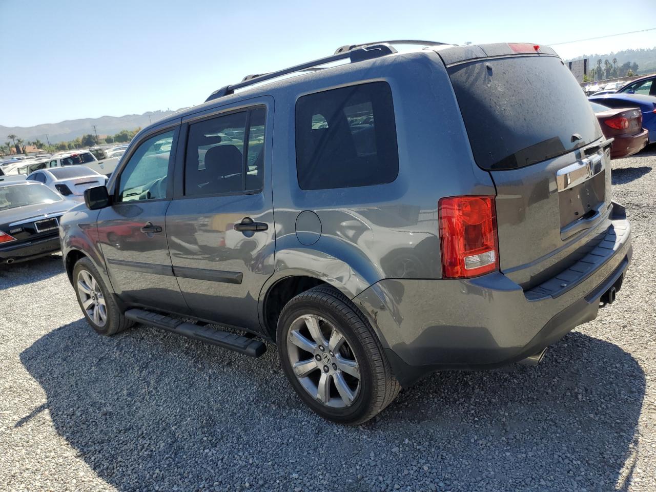 2013 HONDA PILOT LX - 5FNYF3H26DB023766 — photo 2