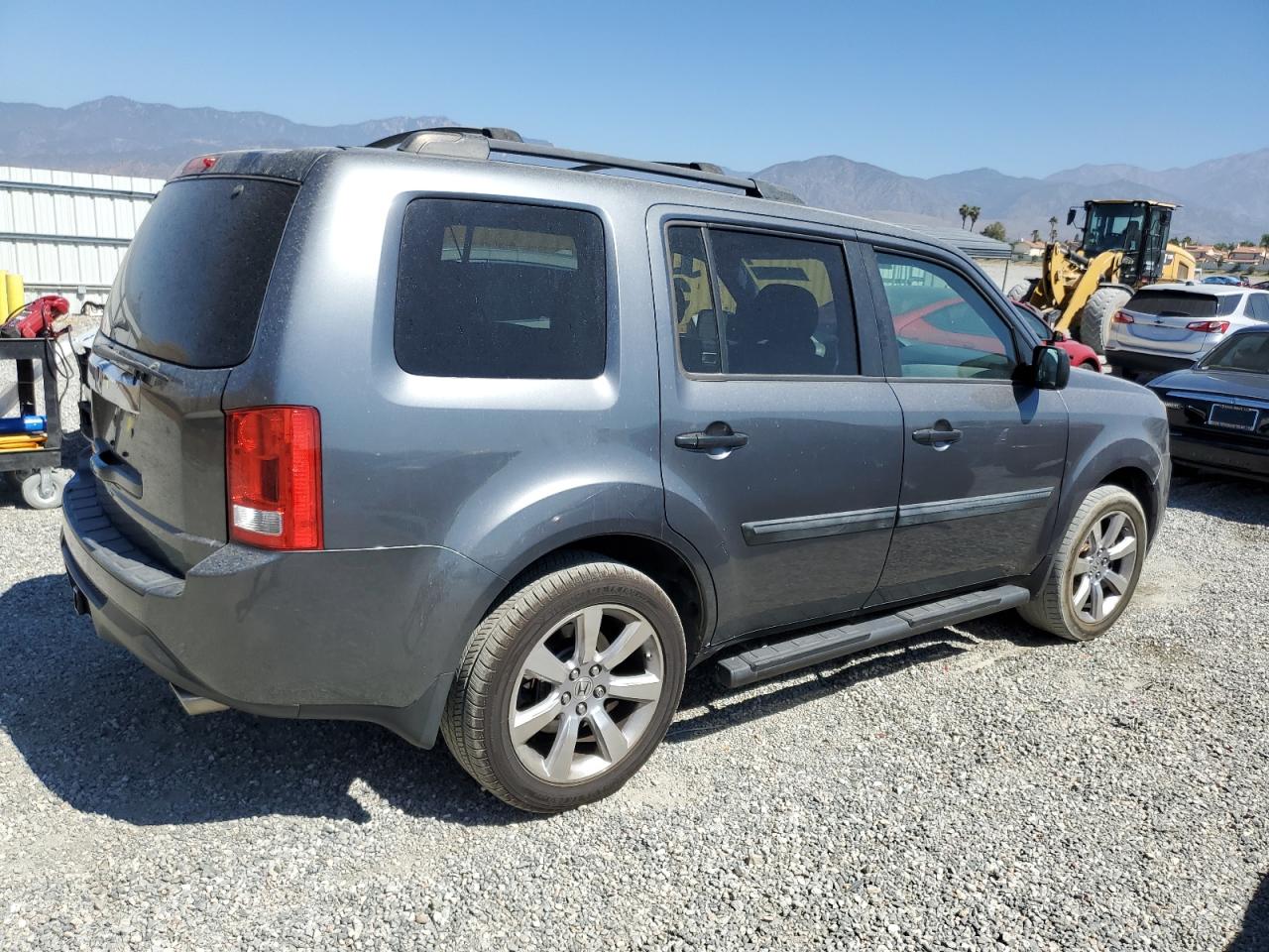 2013 HONDA PILOT LX - 5FNYF3H26DB023766 — photo 3