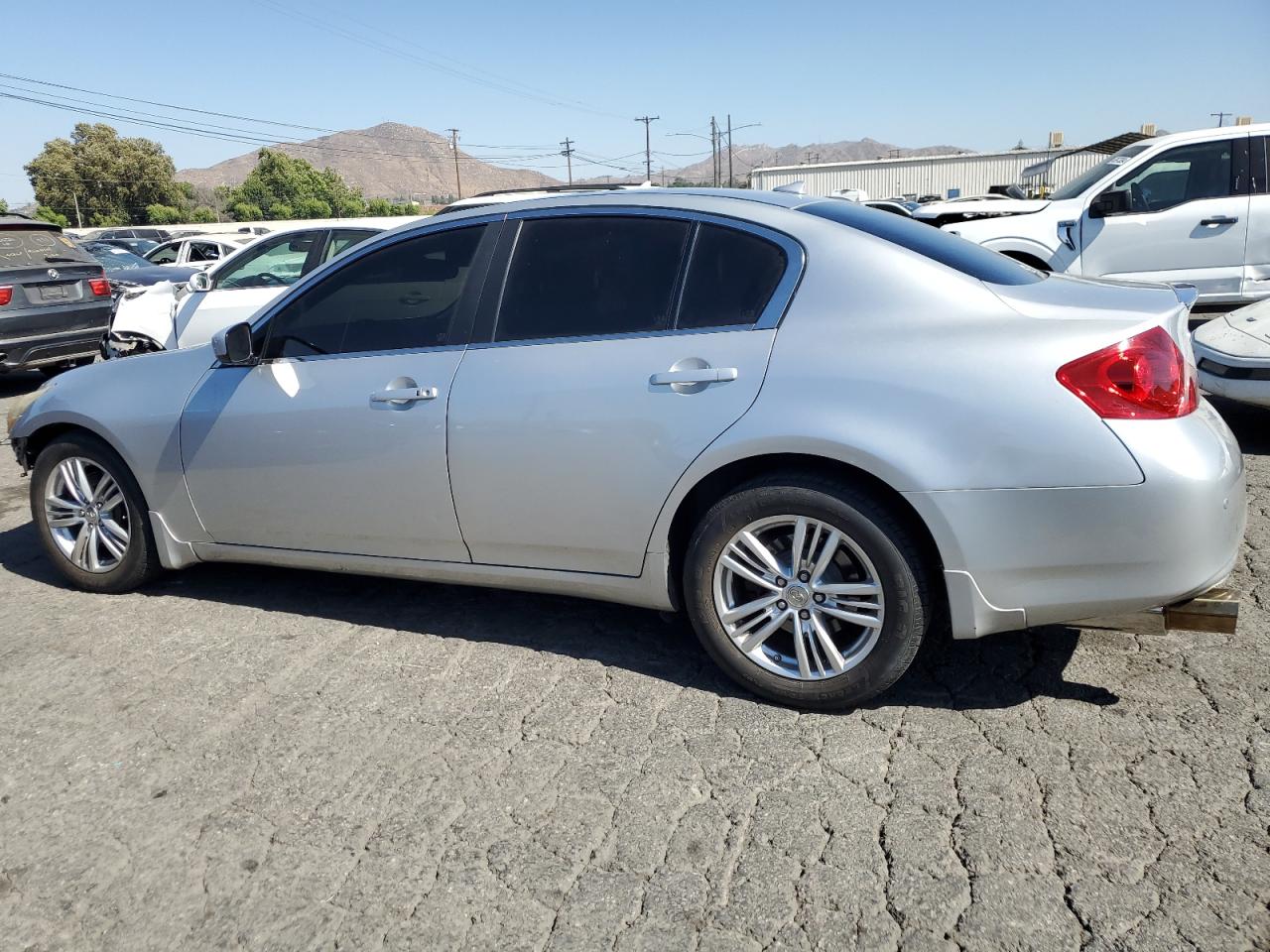 2013 INFINITI G37 - JN1CV6AR8DM761486 — photo 2