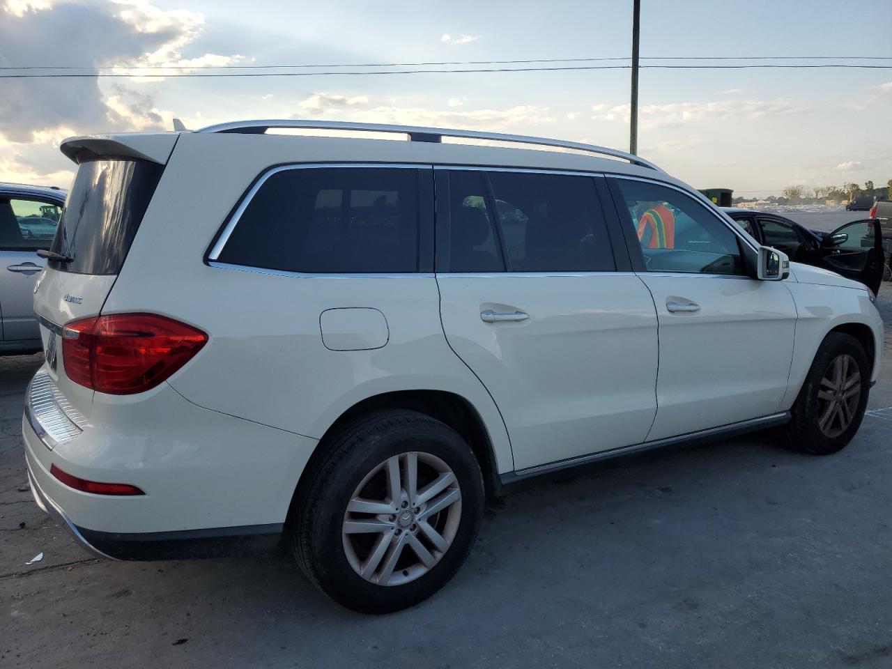 2013 MERCEDES-BENZ GL 450 4MA - 4JGDF7CE3DA164712 — photo 3