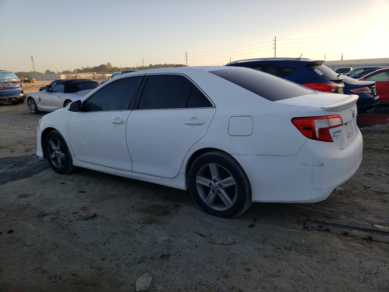 2013 TOYOTA CAMRY L - 4T1BF1FK1DU249620 — photo 2