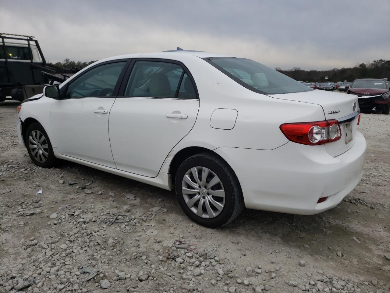 2013 TOYOTA COROLLA BA - 2T1BU4EEXDC062381 — photo 2