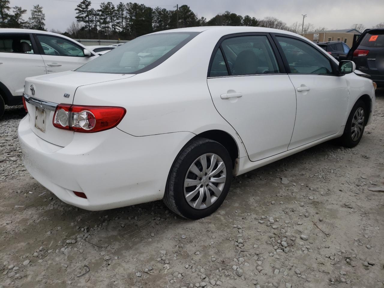 2013 TOYOTA COROLLA BA - 2T1BU4EEXDC062381 — photo 3