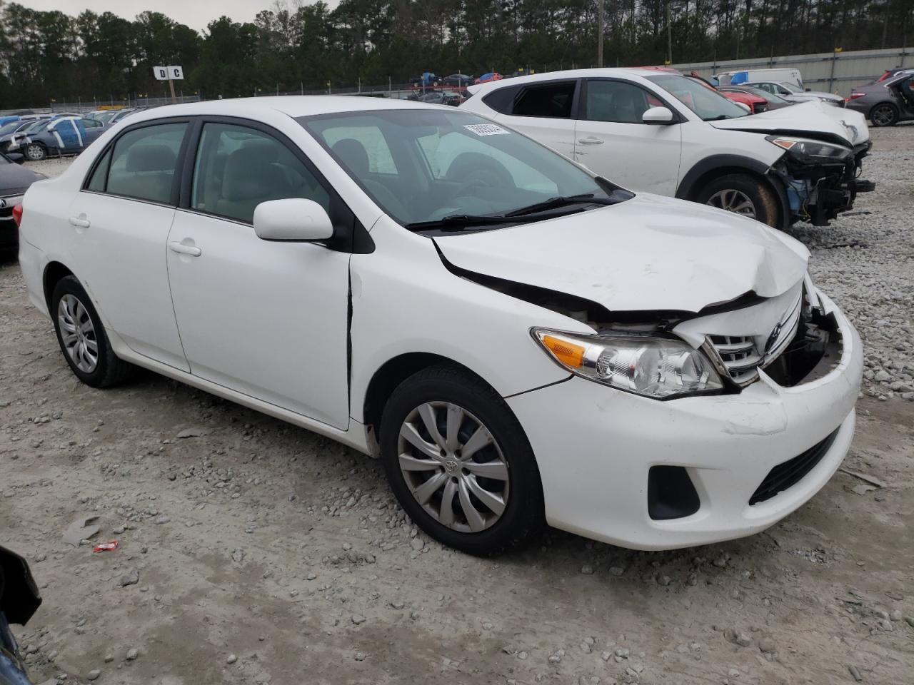 2013 TOYOTA COROLLA BA - 2T1BU4EEXDC062381 — photo 4