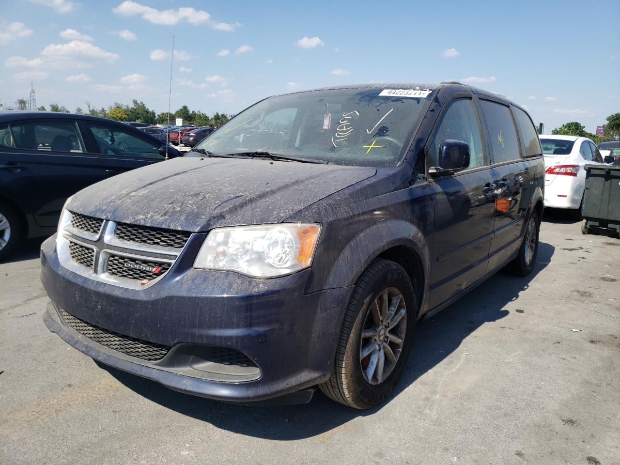 2014 DODGE GRAND CARA - 2C4RDGCG4ER213723 — photo 2