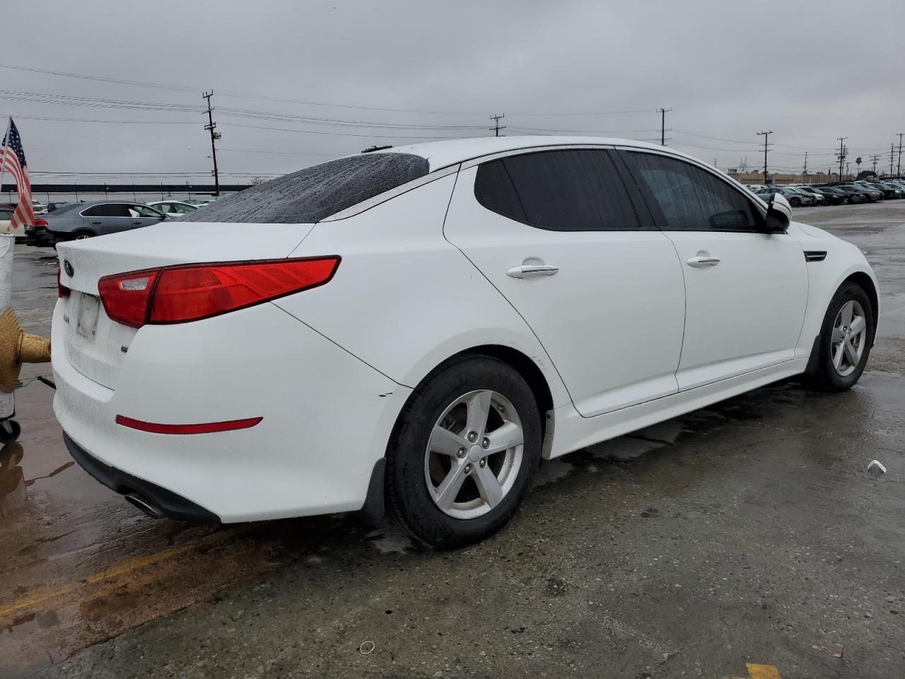 2014 KIA OPTIMA LX - 5XXGM4A73EG279780 — photo 3