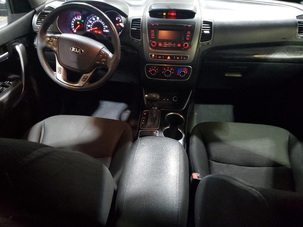 2014 KIA SORENTO LX - 5XYKT4A71EG492364 — photo 8