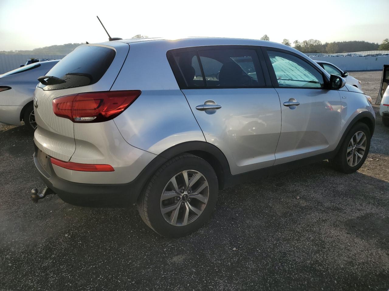 2014 KIA SPORTAGE L - KNDPBCAC0E7598558 — photo 4