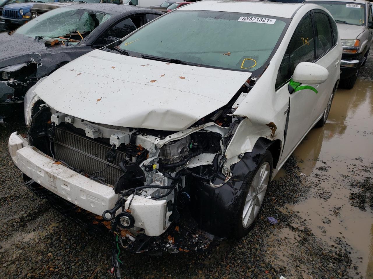 2014 TOYOTA PRIUS V - JTDZN3EU9EJ002725 — photo 2