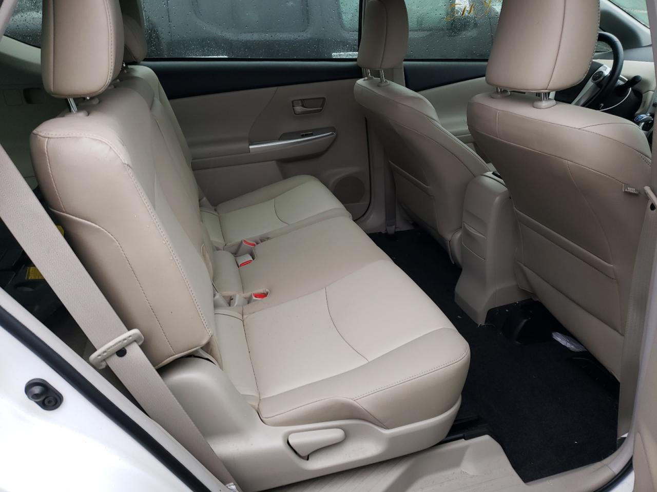 2014 TOYOTA PRIUS V - JTDZN3EU9EJ002725 — photo 6