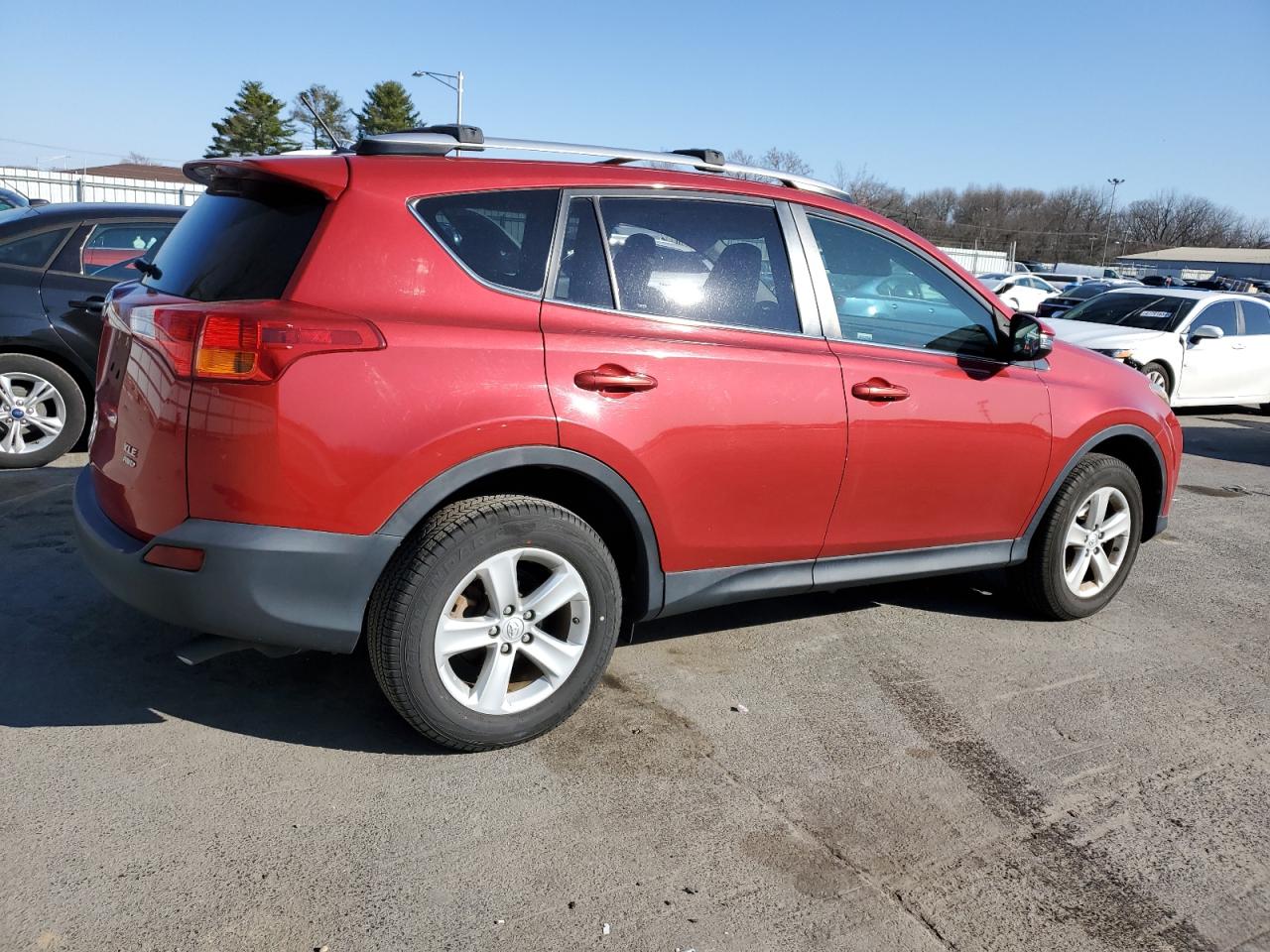 2014 TOYOTA RAV4 XLE - JTMRFREV2ED094882 — photo 3