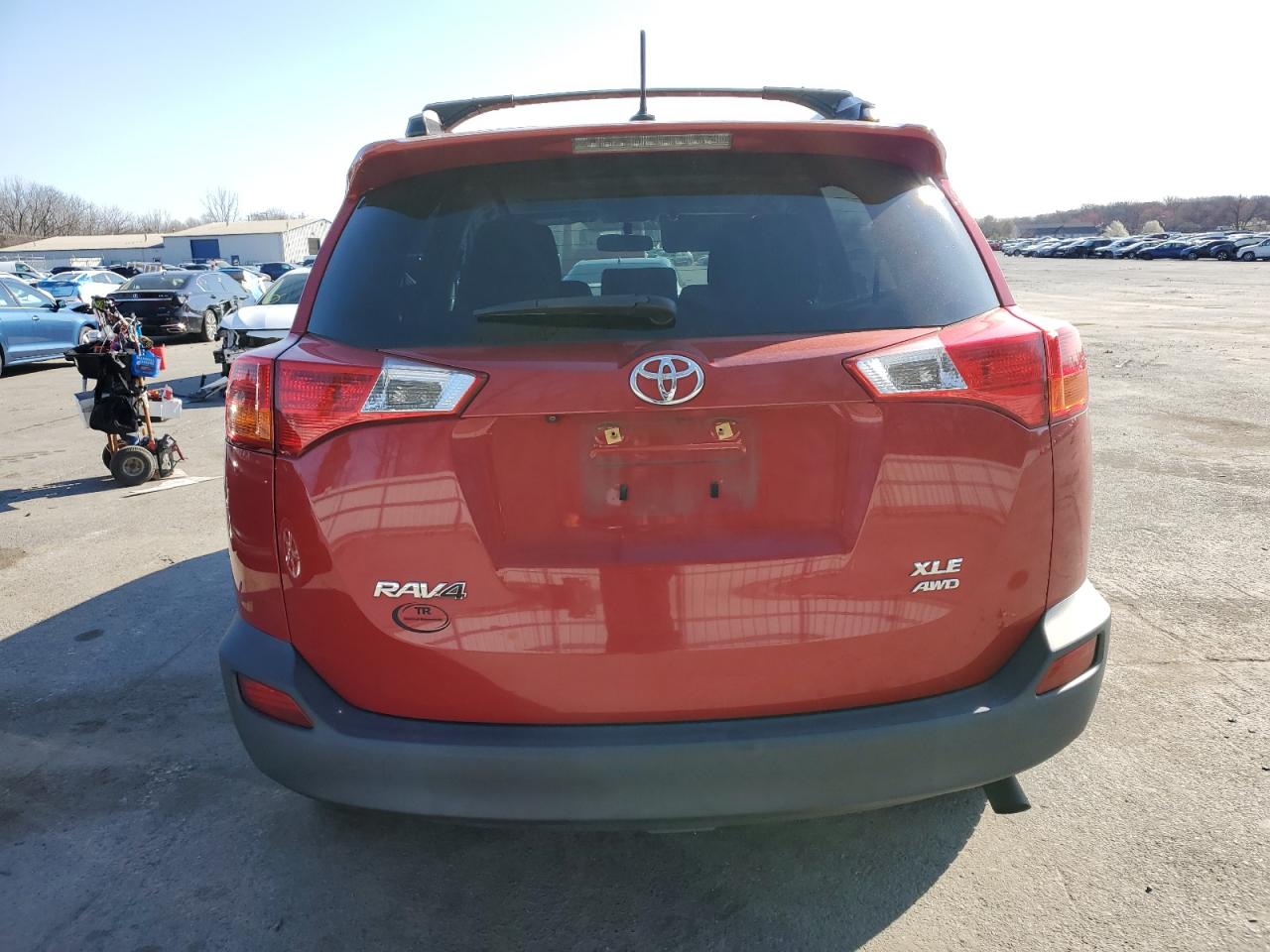 2014 TOYOTA RAV4 XLE - JTMRFREV2ED094882 — photo 6