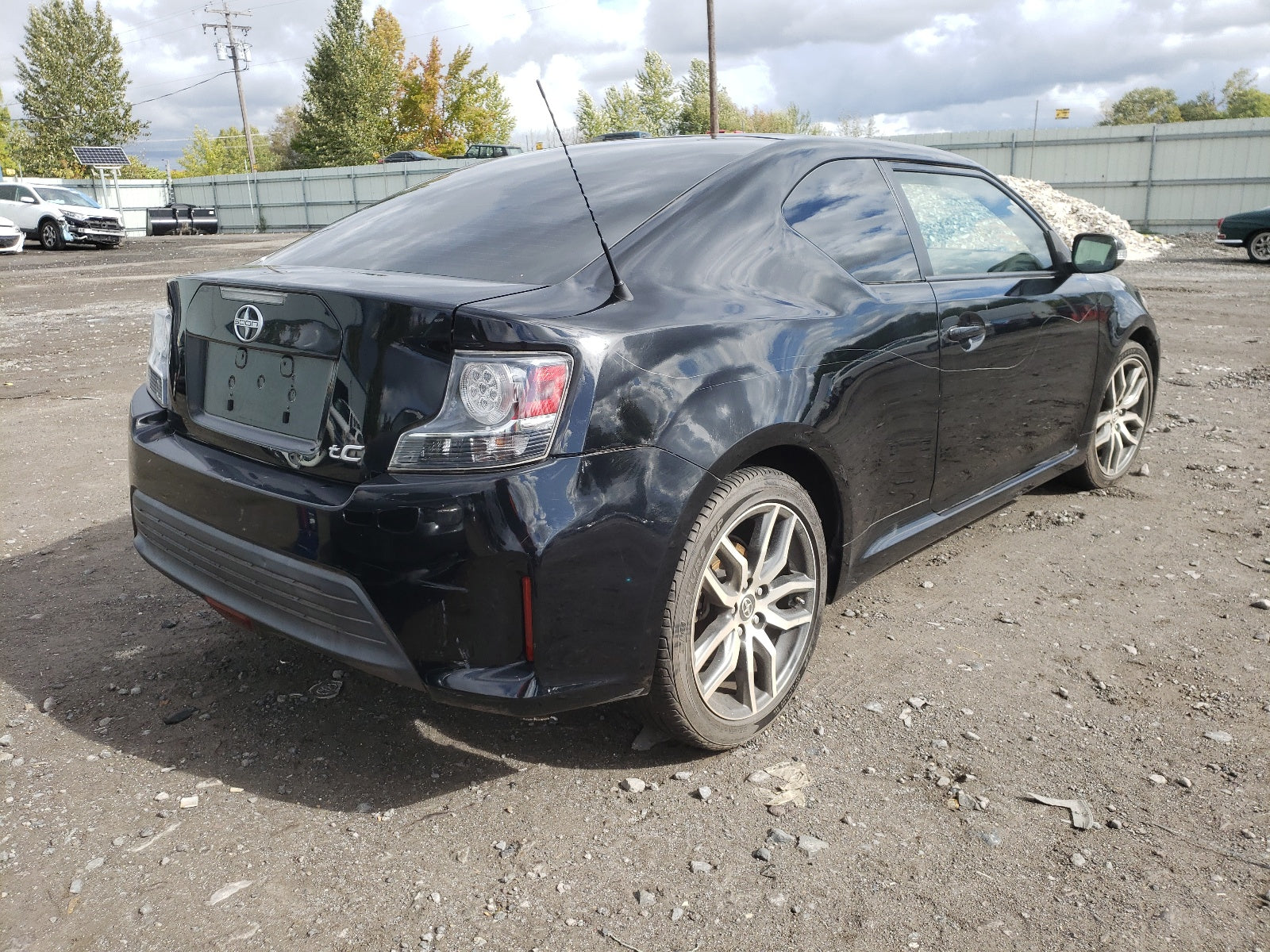 2014 TOYOTA SCION TC - JTKJF5C74E3079034 — photo 4