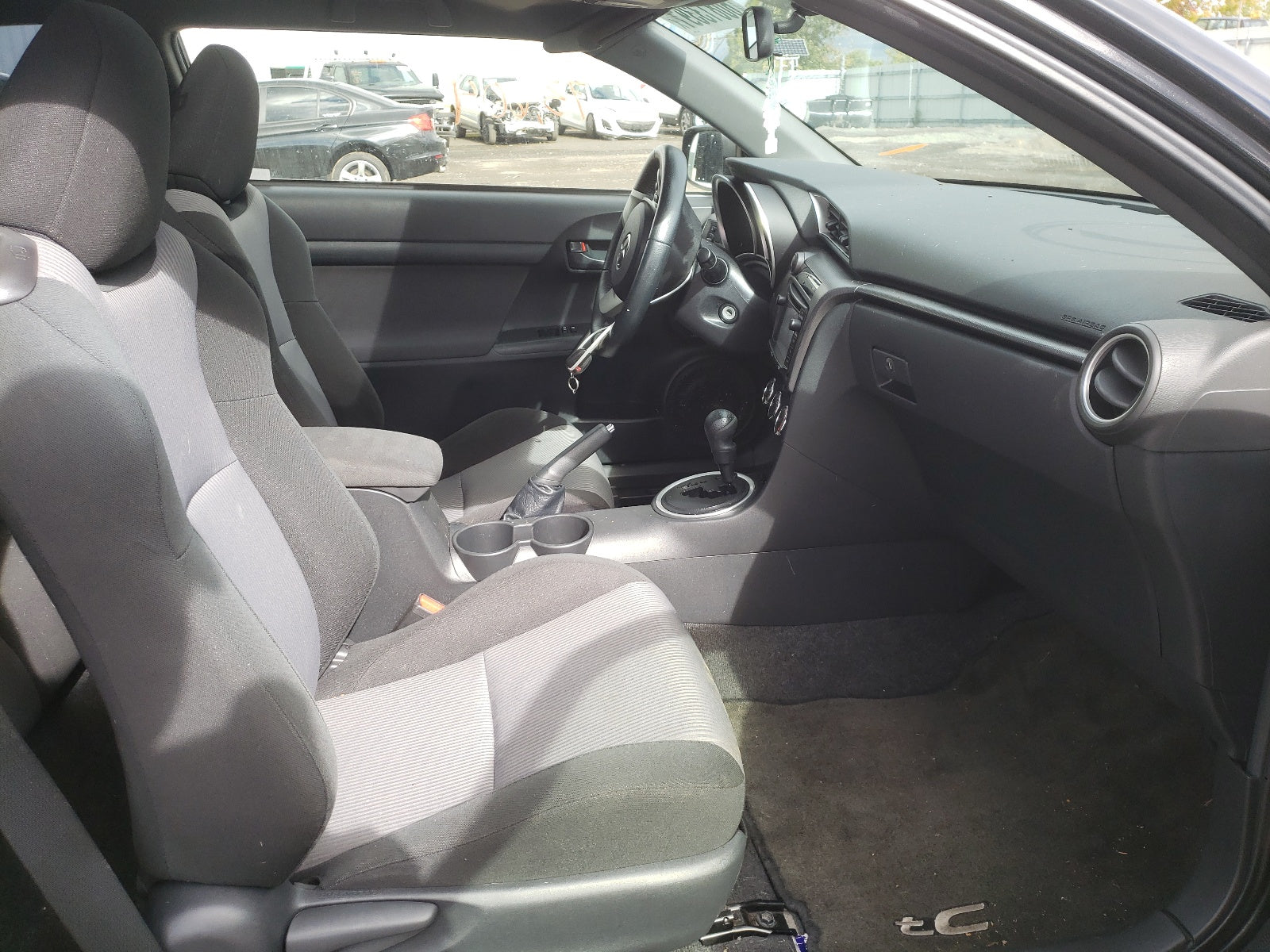 2014 TOYOTA SCION TC - JTKJF5C74E3079034 — photo 5