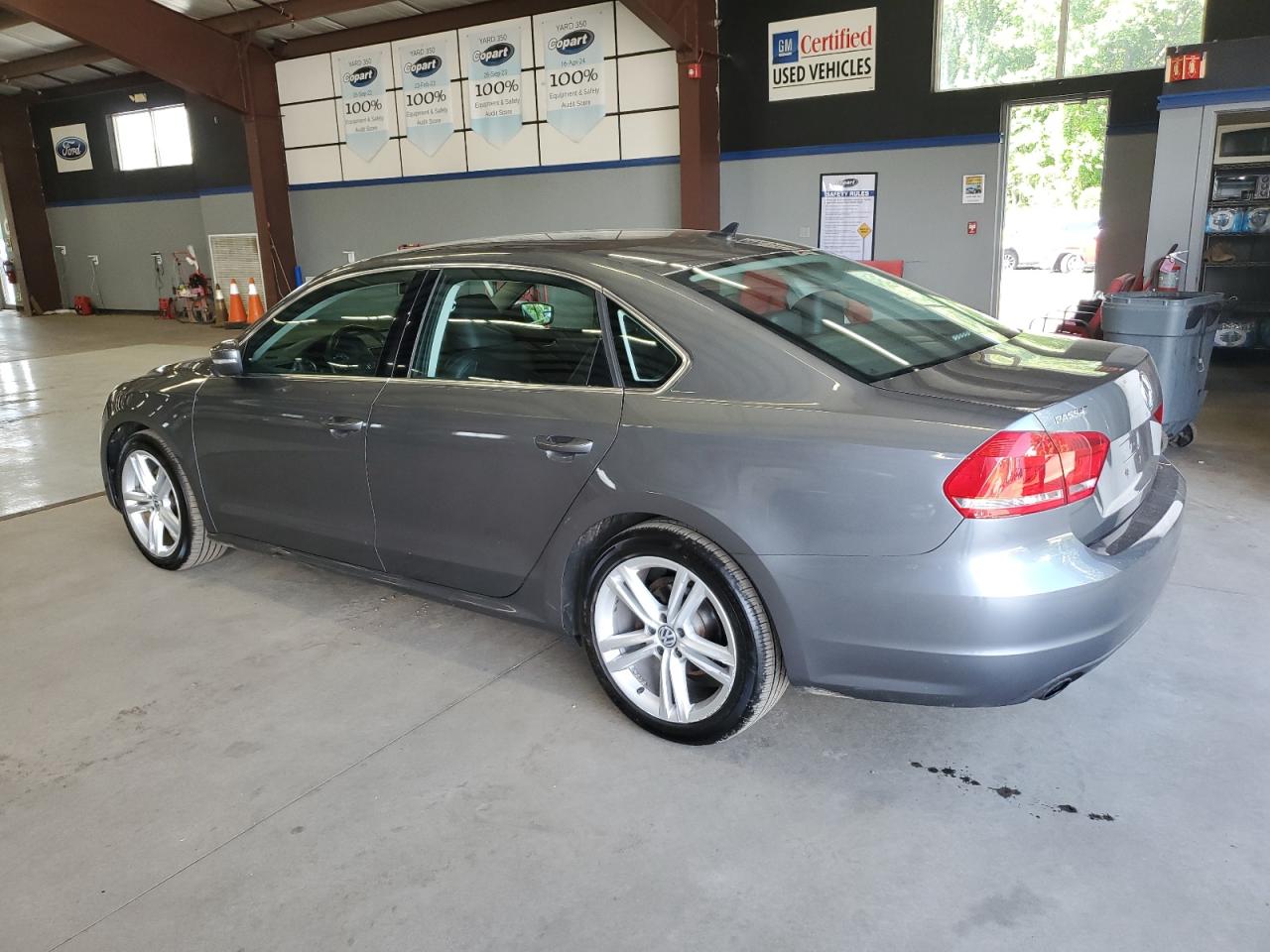 2014 VOLKSWAGEN PASSAT SE - 1VWBT7A38EC042064 — photo 2