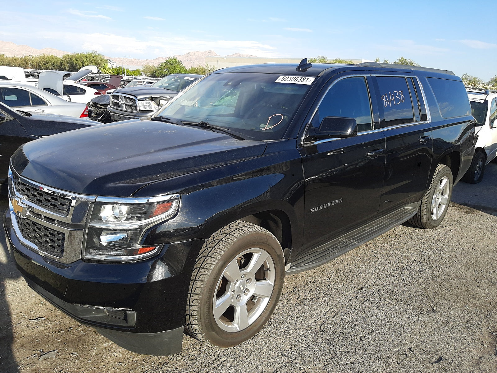 2015 CHEVROLET SUBURBAN C - 1GNSCJKC2FR518944 — photo 2