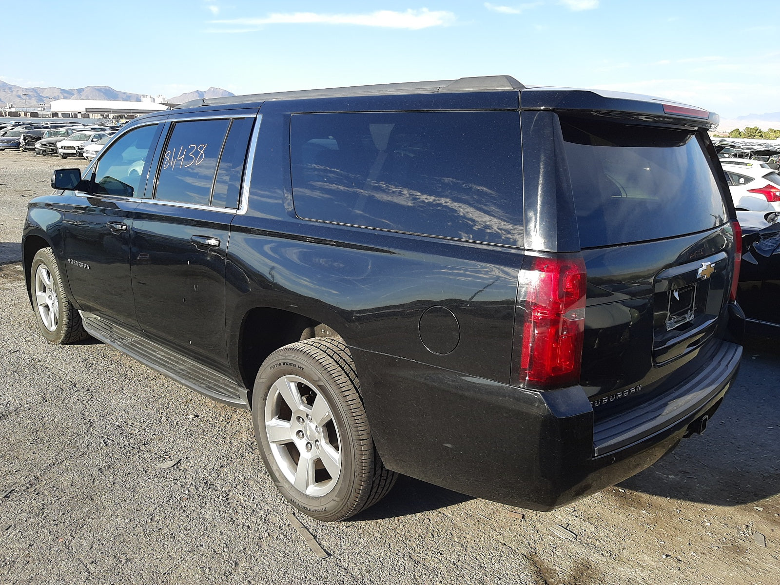 2015 CHEVROLET SUBURBAN C - 1GNSCJKC2FR518944 — photo 3