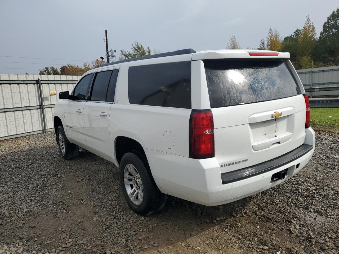 2015 CHEVROLET SUBURBAN C - 1GNSCJKC5FR295525 — photo 2