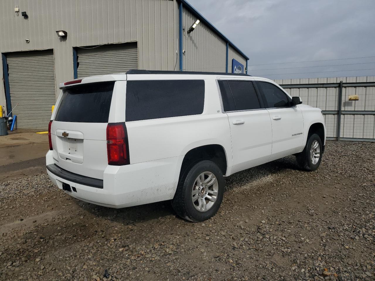 2015 CHEVROLET SUBURBAN C - 1GNSCJKC5FR295525 — photo 3