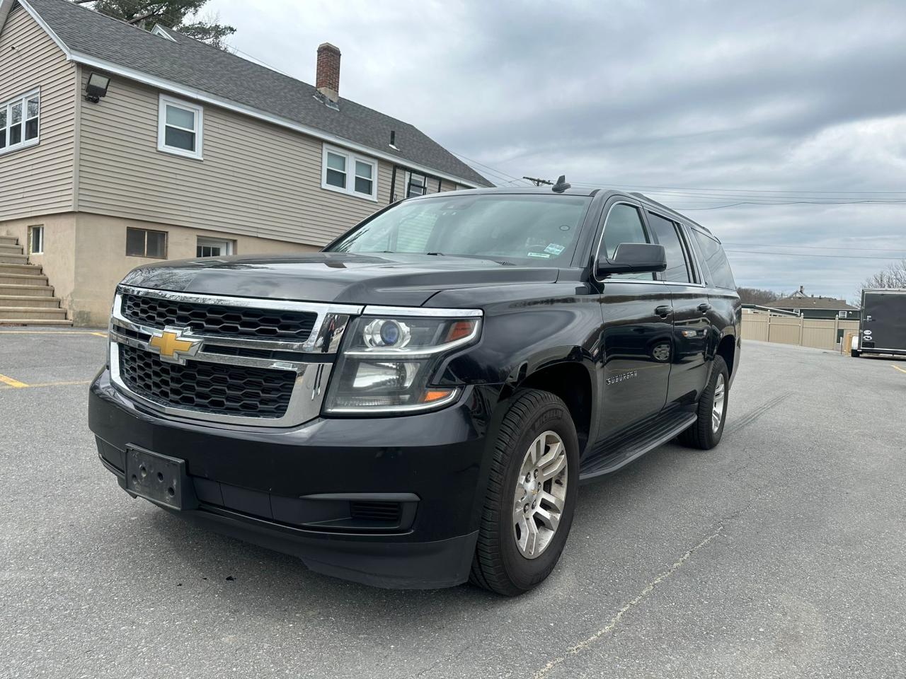 2015 CHEVROLET SUBURBAN K - 1GNSKJKC0FR516659 — photo 1