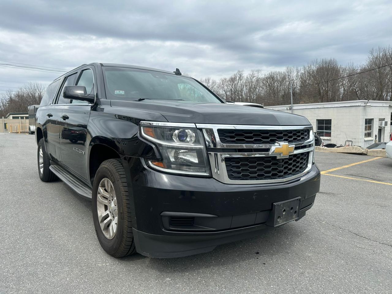 2015 CHEVROLET SUBURBAN K - 1GNSKJKC0FR516659 — photo 4