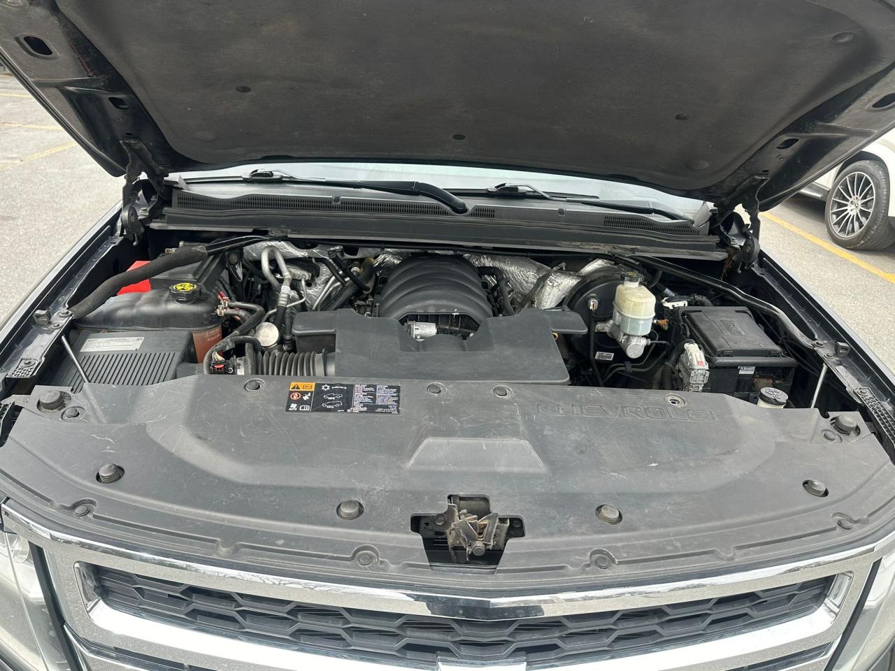 2015 CHEVROLET SUBURBAN K - 1GNSKJKC0FR516659 — photo 5