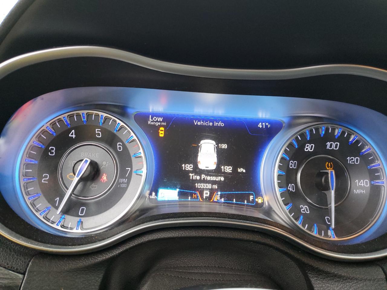 2015 CHRYSLER 300 LIMITE - 2C3CCAAG2FH899345 — photo 8