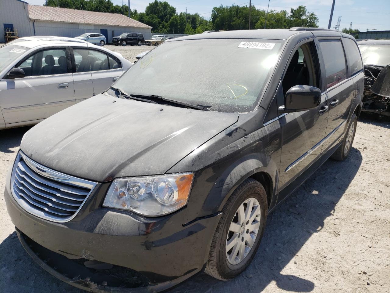 2015 CHRYSLER TOWN & COU - 2C4RC1BG9FR538001 — photo 2