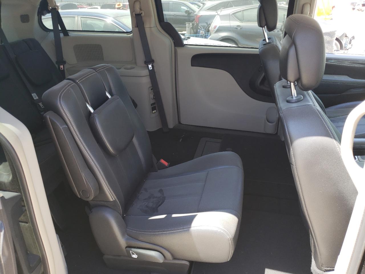 2015 CHRYSLER TOWN & COU - 2C4RC1BG9FR538001 — photo 6