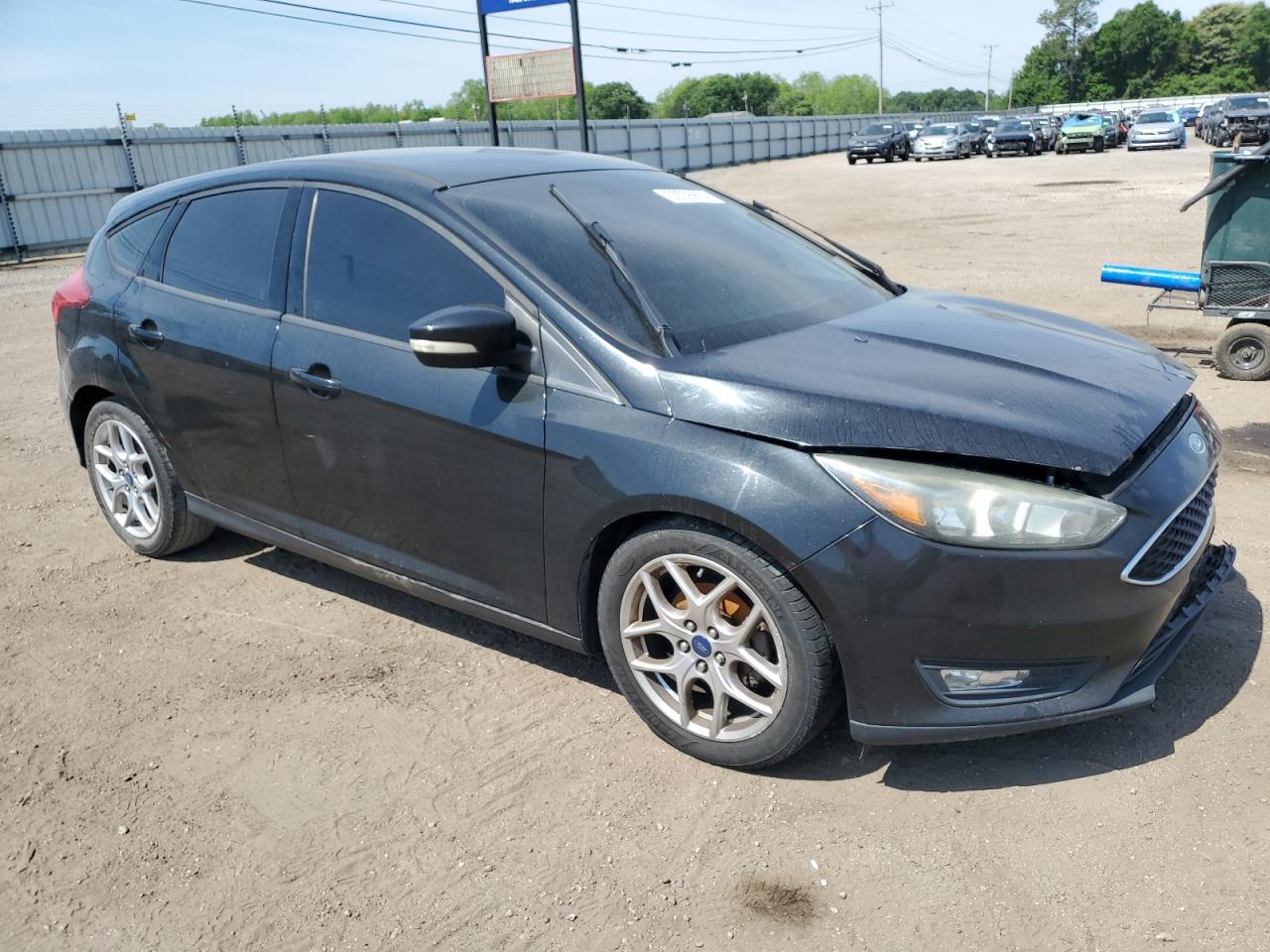 2015 FORD FOCUS SE - 1FADP3K20FL299130 — photo 4