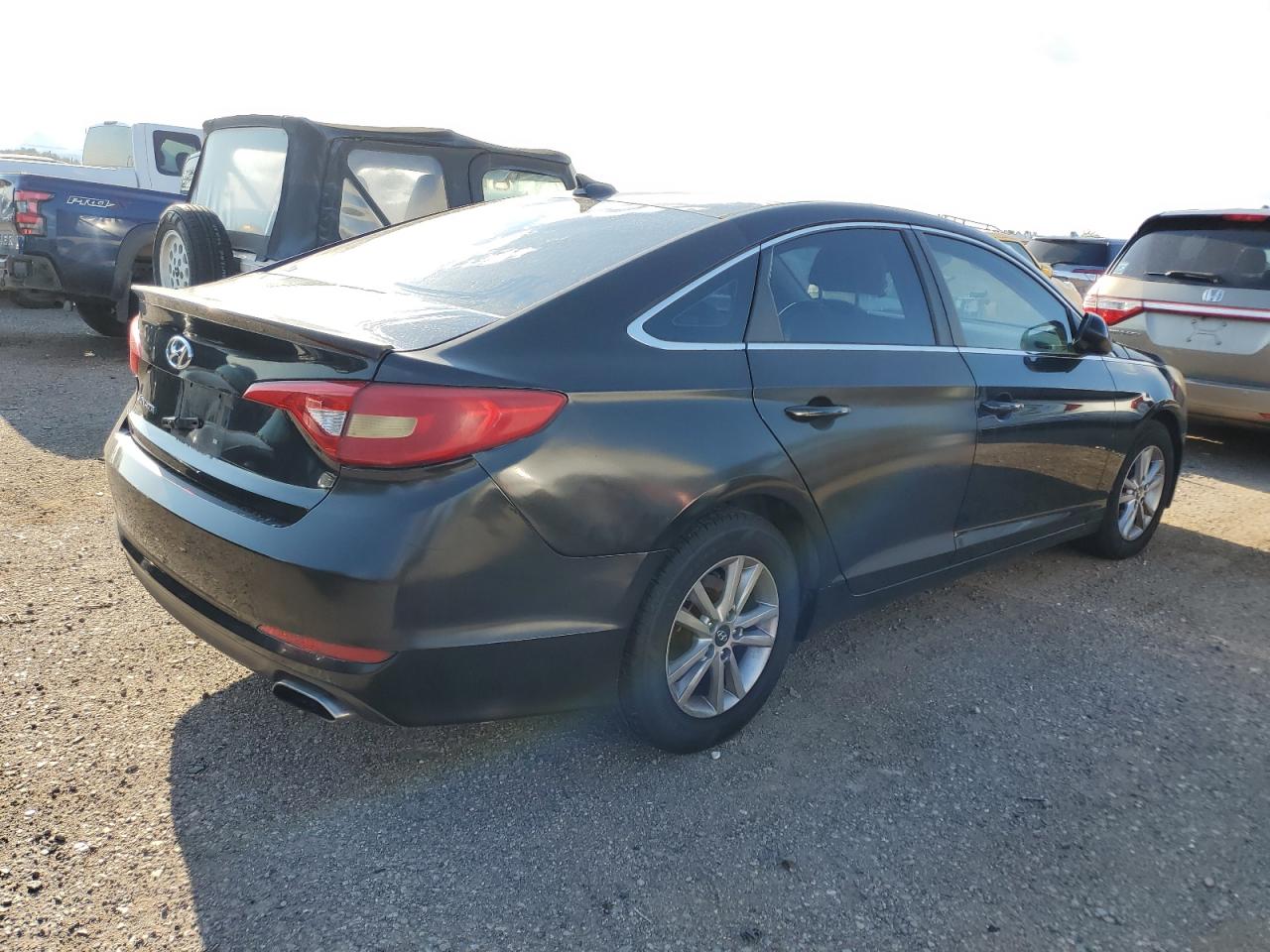 2015 HYUNDAI SONATA SE - 5NPE24AF1FH025317 — photo 3