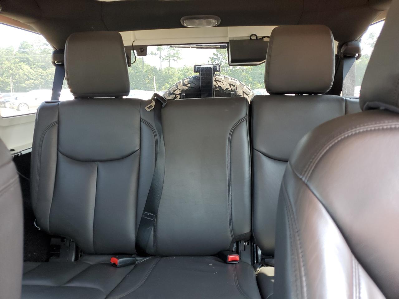 2015 JEEP WRANGLER U - 1C4BJWEG0FL550272 — photo 9
