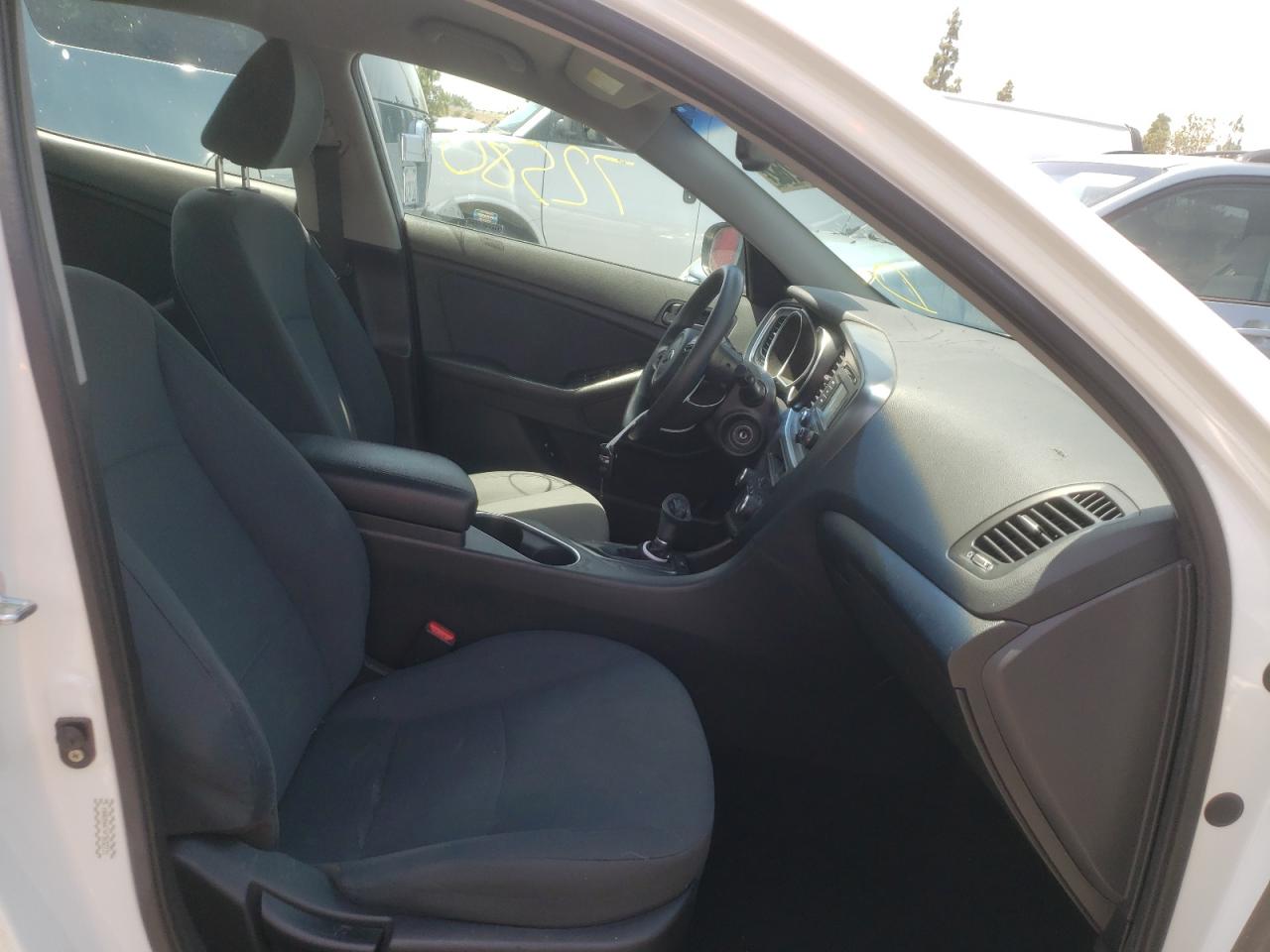 2015 KIA OPTIMA LX - KNAGM4A74F5652151 — photo 5