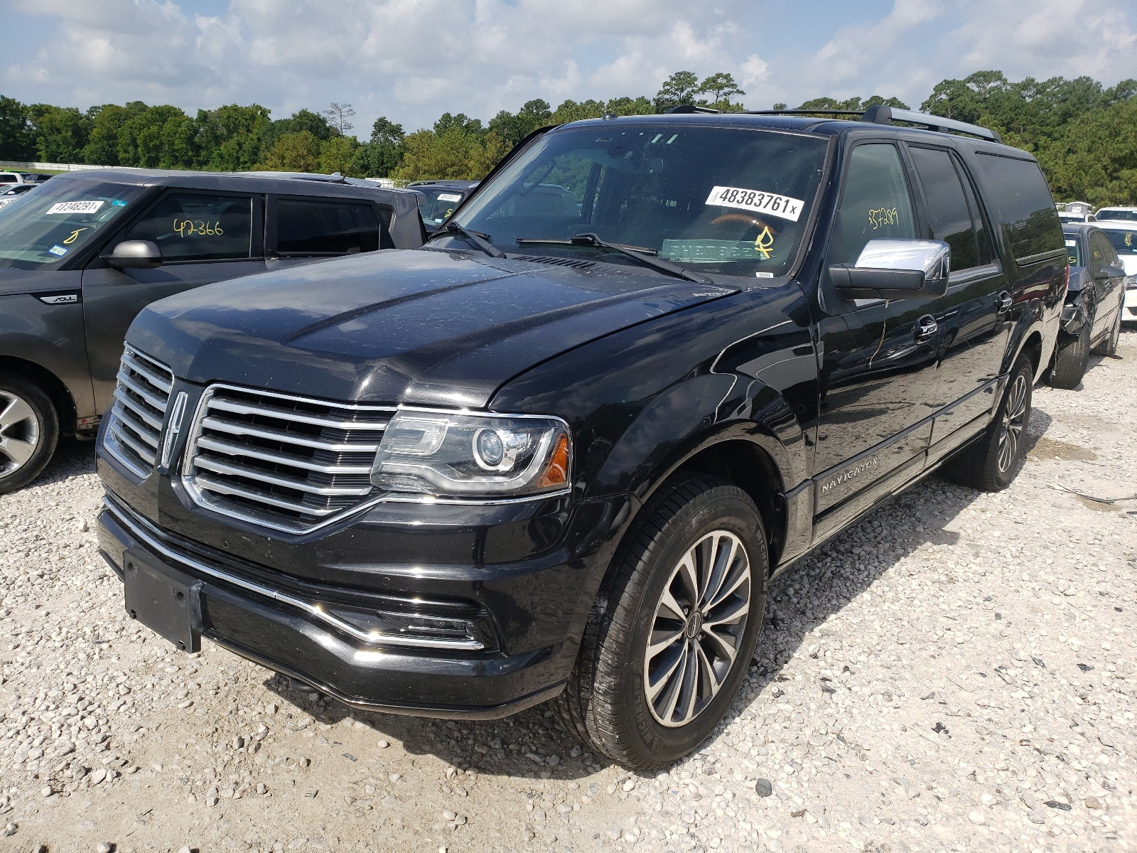 2015 LINCOLN NAVIGATOR - 5LMJJ3HT3FEJ01412 — photo 2