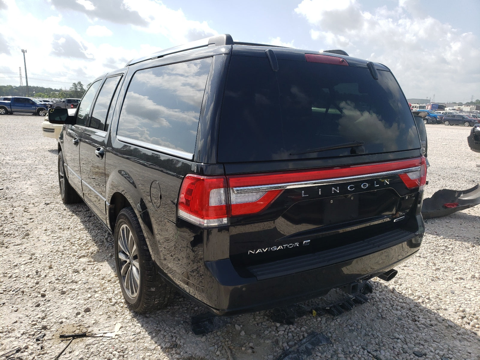 2015 LINCOLN NAVIGATOR - 5LMJJ3HT3FEJ01412 — photo 3