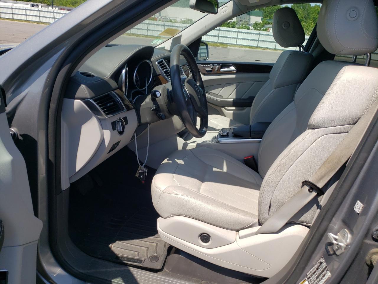 2015 MERCEDES-BENZ GL 350 BLU - 4JGDF2EE6FA513512 — photo 6