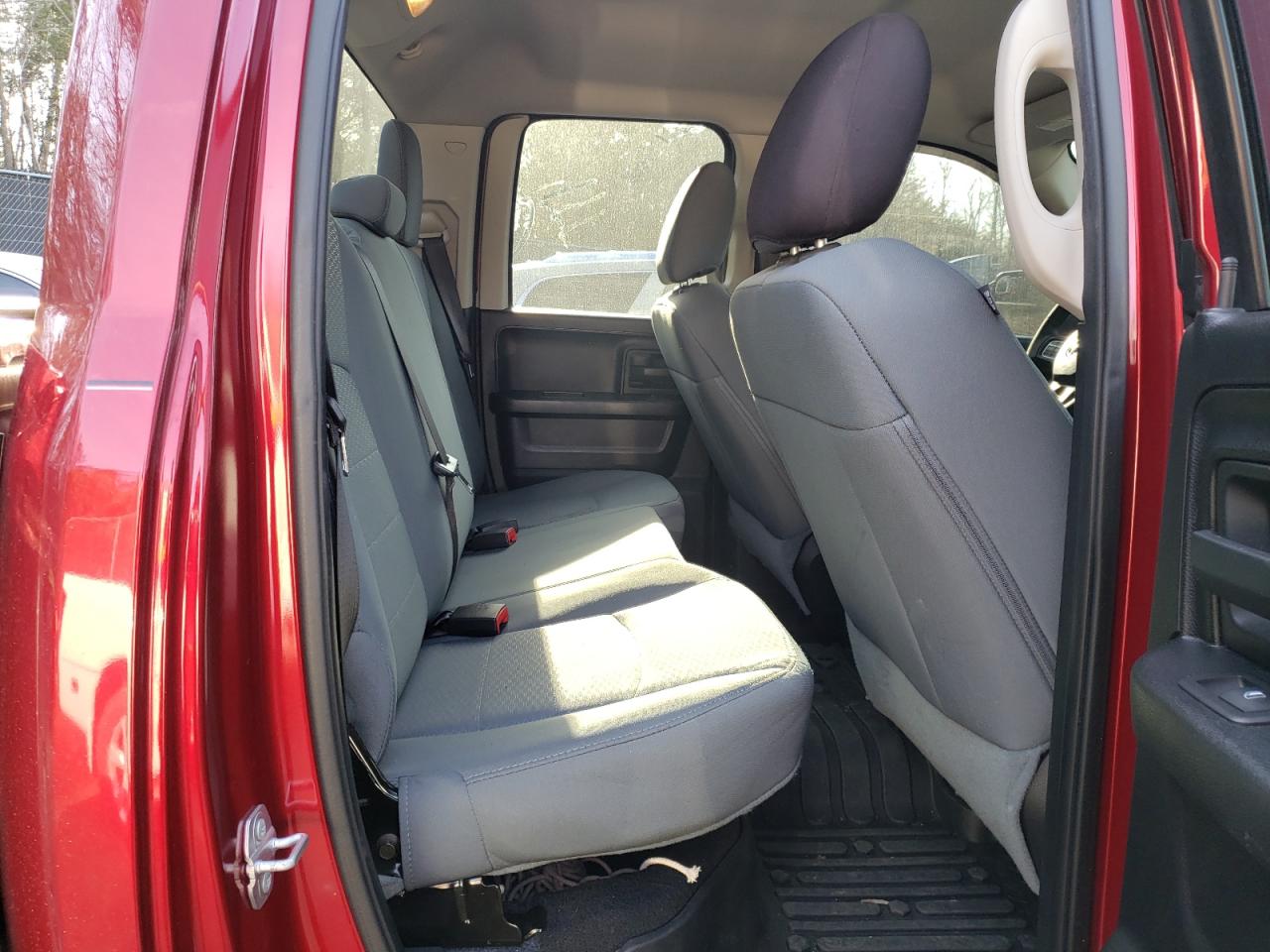 2015 RAM 1500 ST - 1C6RR7FT9FS696384 — photo 10