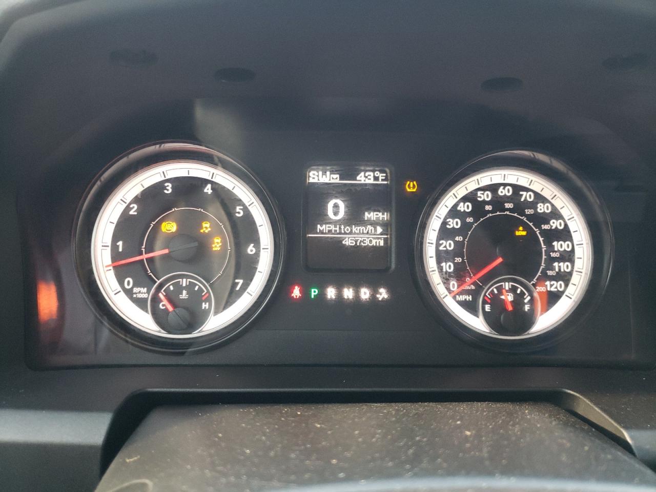 2015 RAM 1500 ST - 1C6RR7FT9FS696384 — photo 9