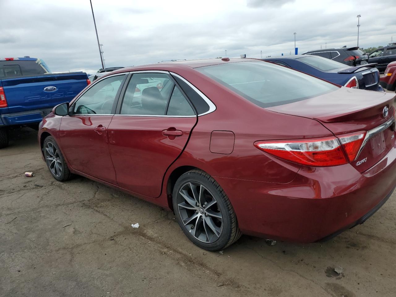 2015 TOYOTA CAMRY LE - 4T1BF1FK7FU944297 — photo 2