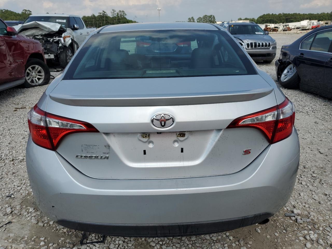 2015 TOYOTA COROLLA L - 5YFBURHE1FP307404 — photo 6