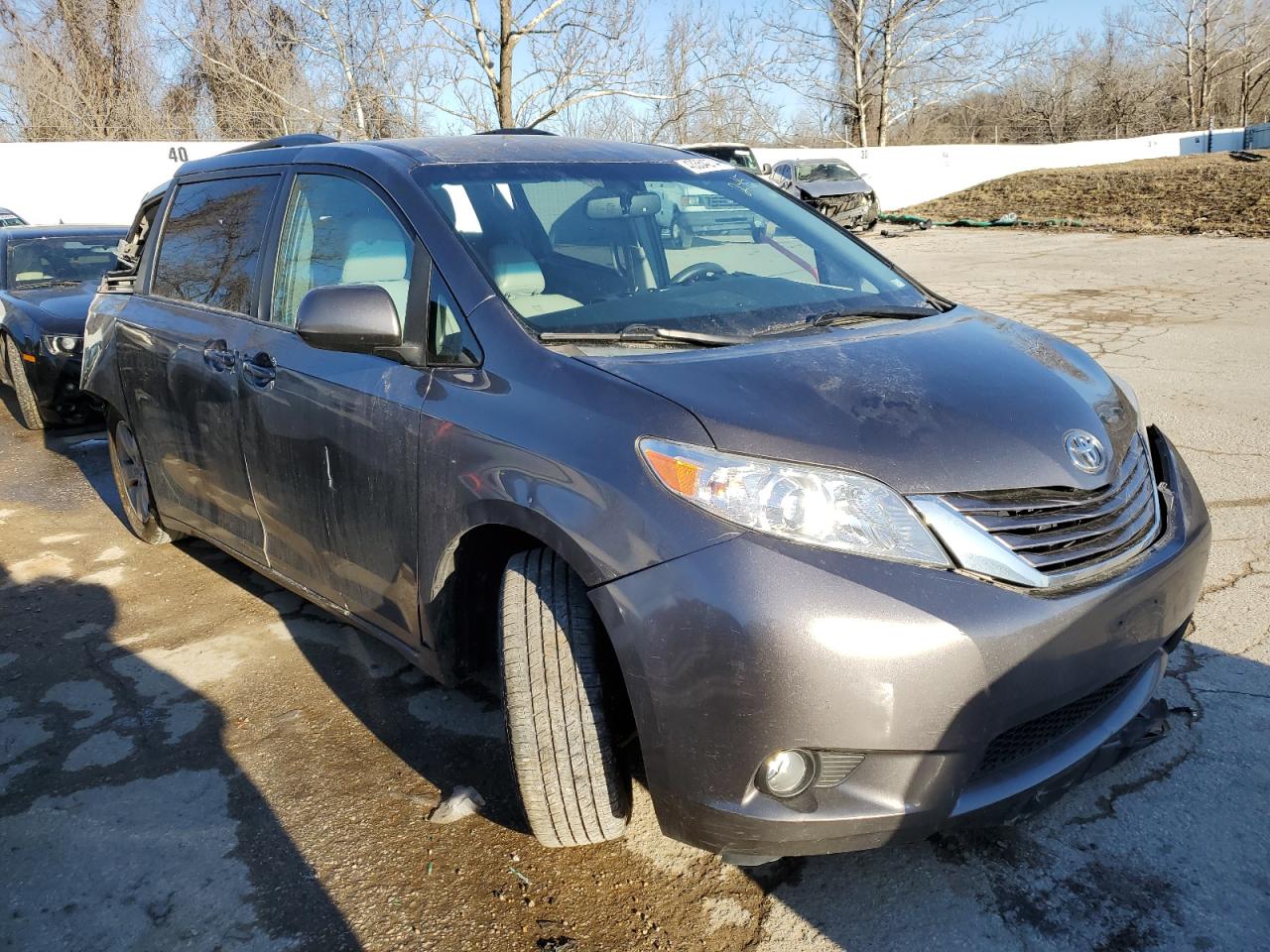 2015 TOYOTA SIENNA LE - 5TDKK3DC3FS575711 — photo 4