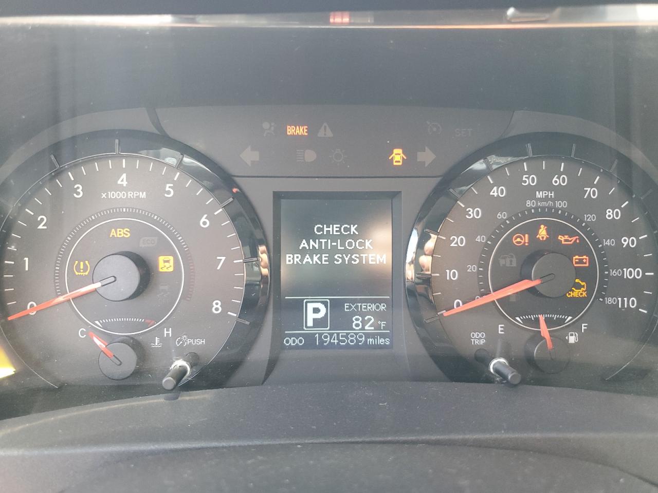 2015 TOYOTA SIENNA LE - 5TDKK3DC3FS575711 — photo 9